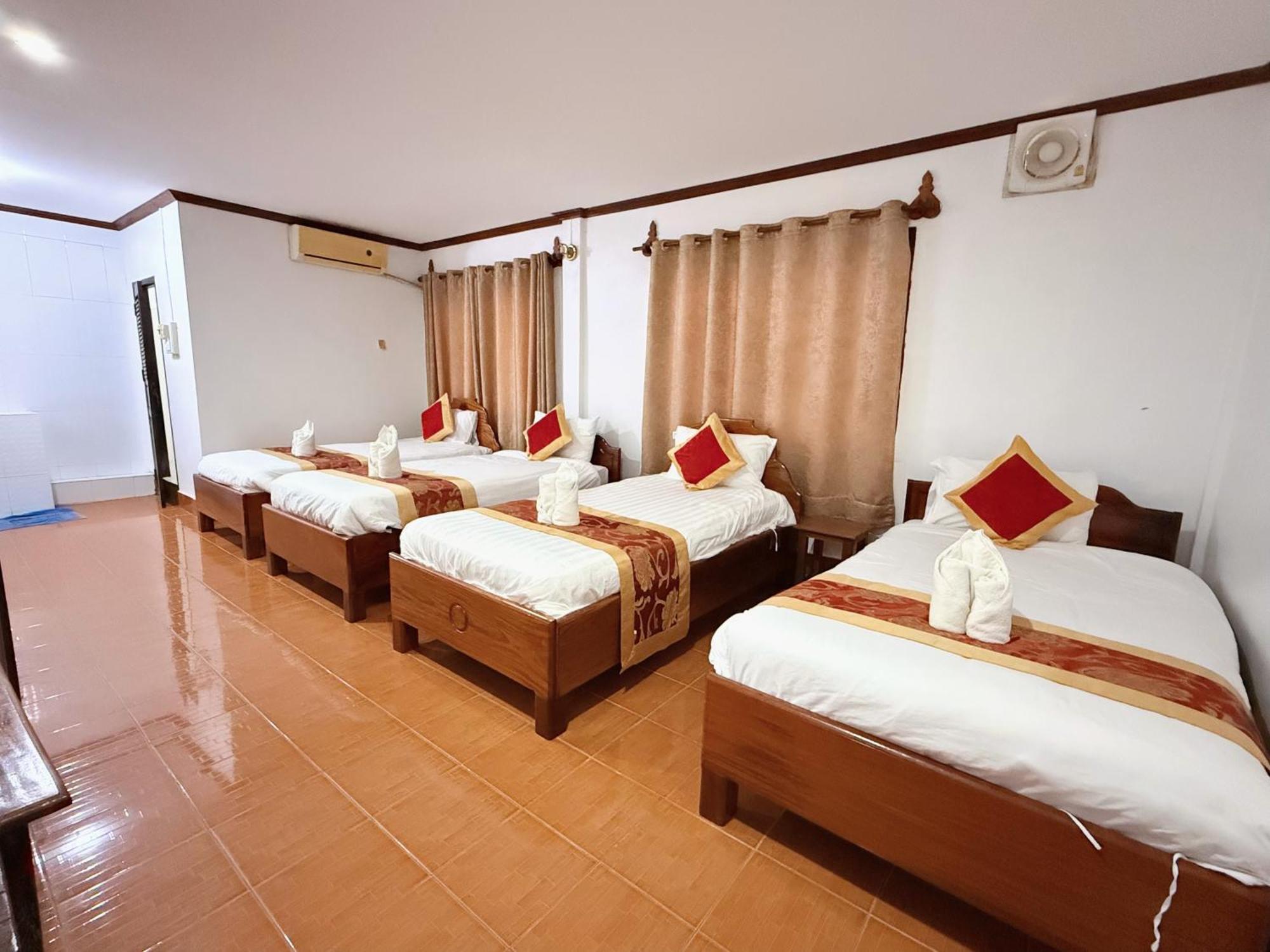 Vangvieng Sisavang Mountain View Hotel Ванг Виенг Екстериор снимка