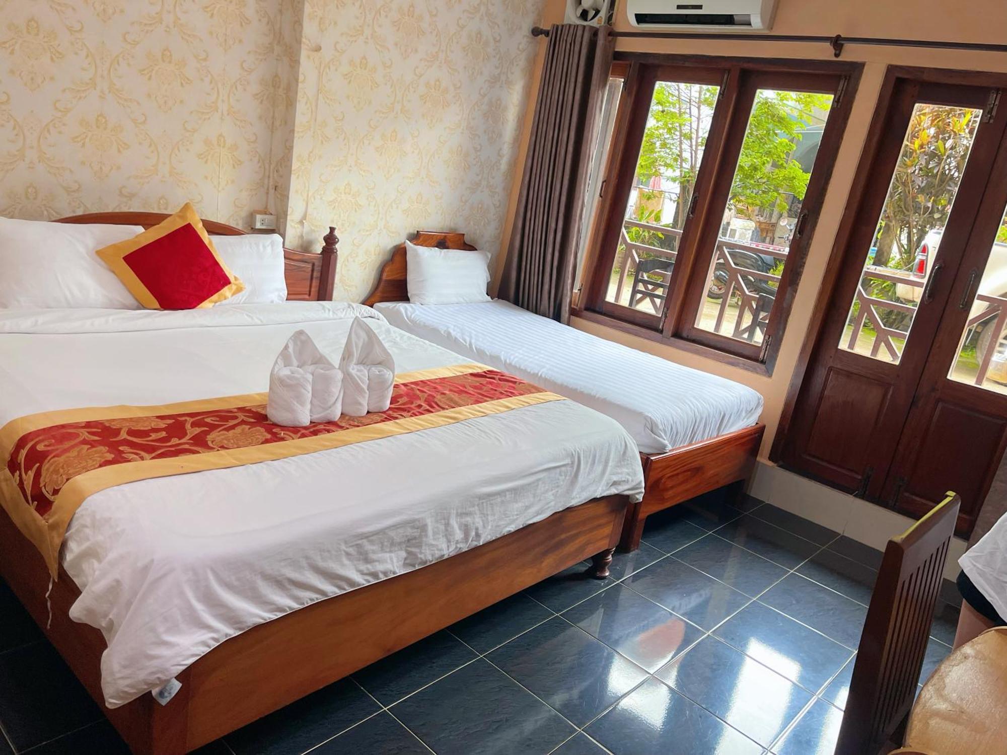 Vangvieng Sisavang Mountain View Hotel Ванг Виенг Екстериор снимка