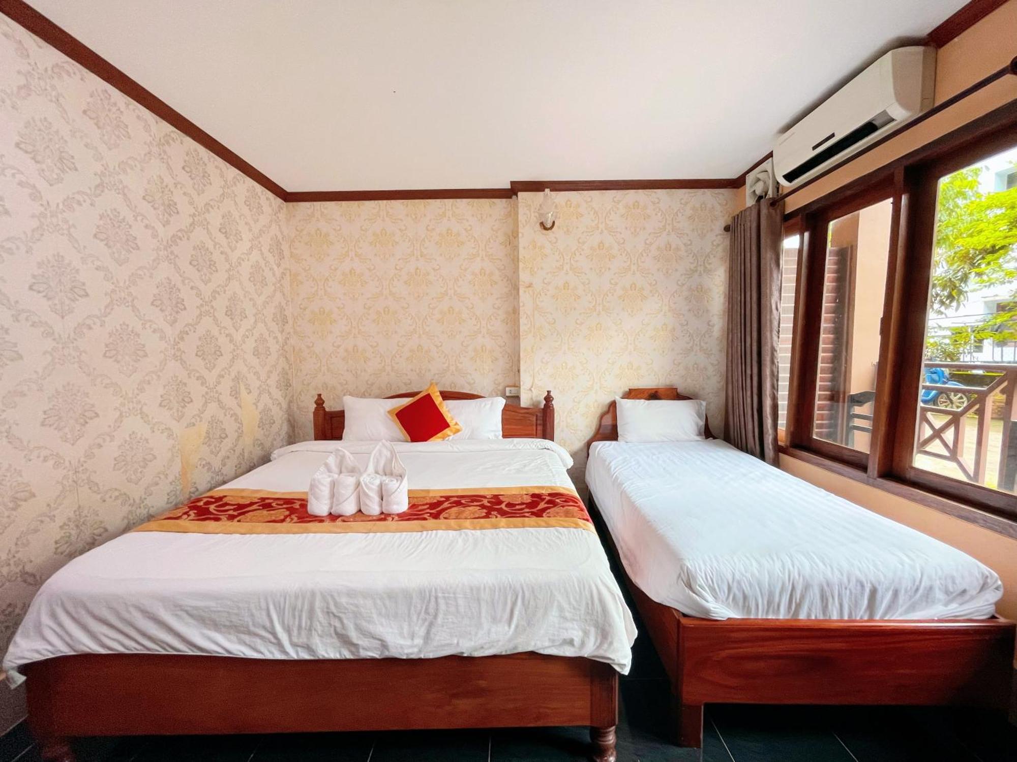 Vangvieng Sisavang Mountain View Hotel Ванг Виенг Екстериор снимка