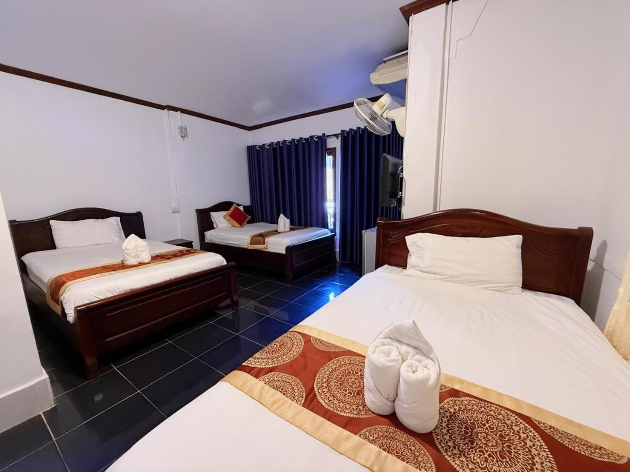 Vangvieng Sisavang Mountain View Hotel Ванг Виенг Екстериор снимка