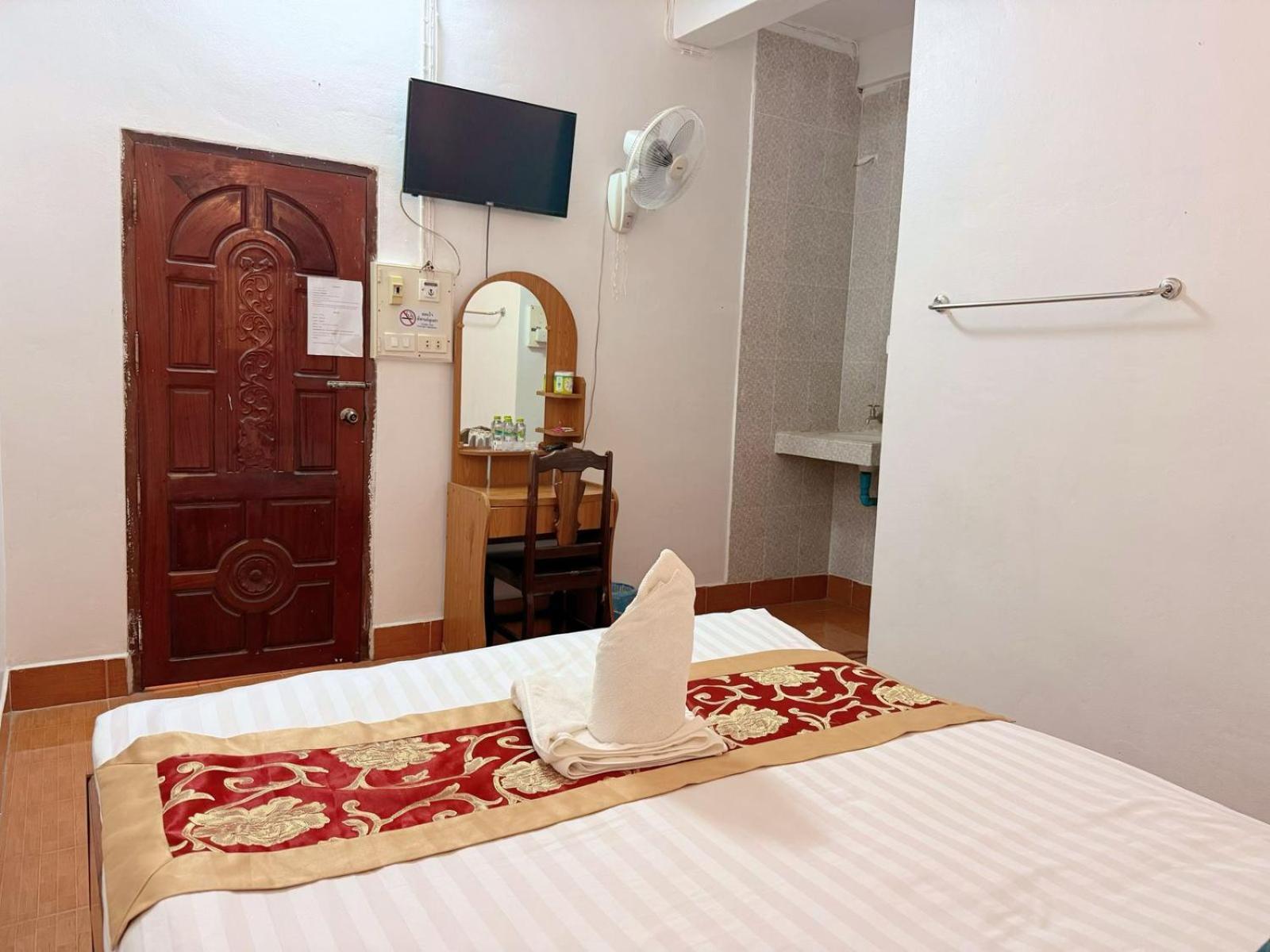 Vangvieng Sisavang Mountain View Hotel Ванг Виенг Екстериор снимка