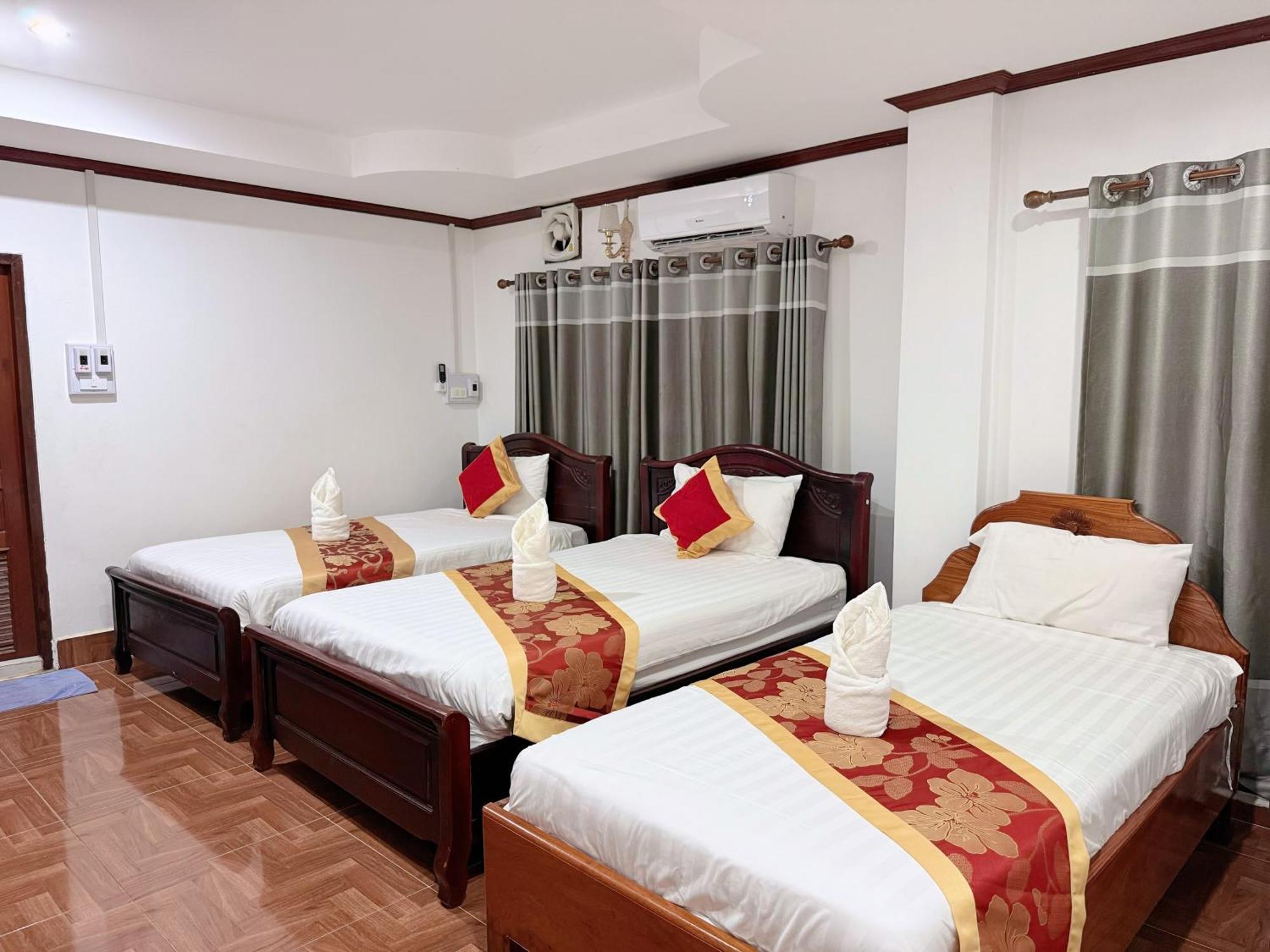 Vangvieng Sisavang Mountain View Hotel Ванг Виенг Екстериор снимка