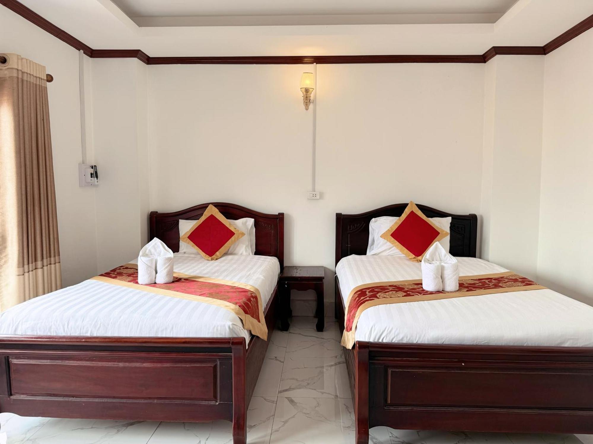 Vangvieng Sisavang Mountain View Hotel Ванг Виенг Екстериор снимка