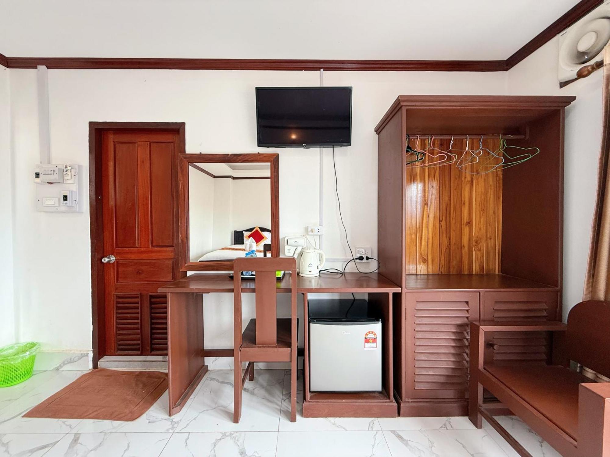 Vangvieng Sisavang Mountain View Hotel Ванг Виенг Екстериор снимка