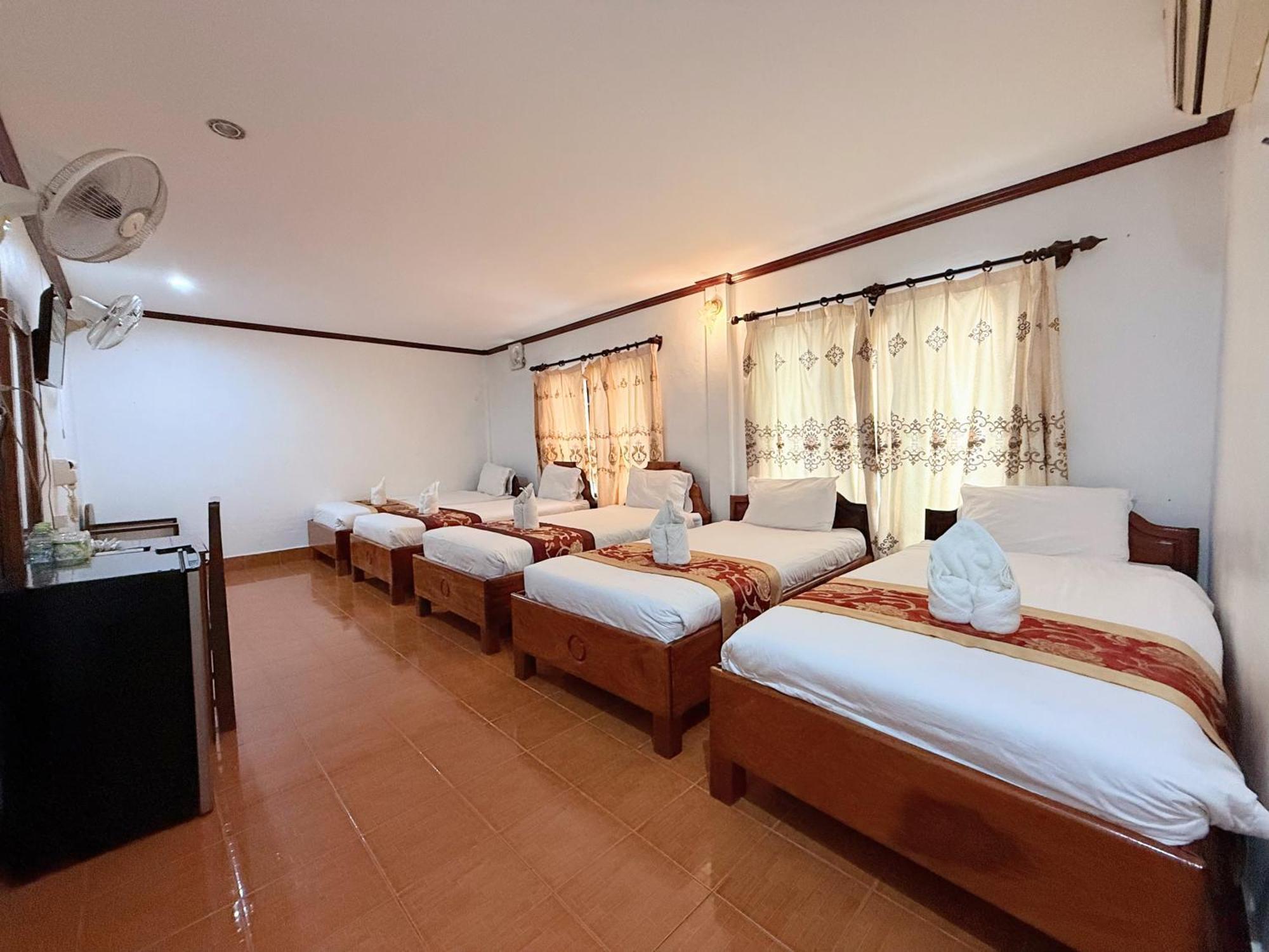Vangvieng Sisavang Mountain View Hotel Ванг Виенг Екстериор снимка