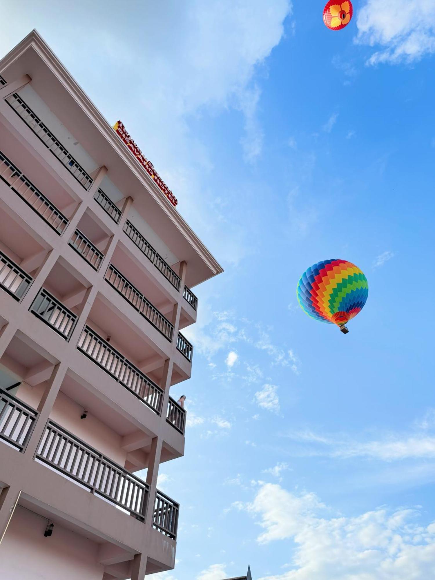 Vangvieng Sisavang Mountain View Hotel Ванг Виенг Екстериор снимка