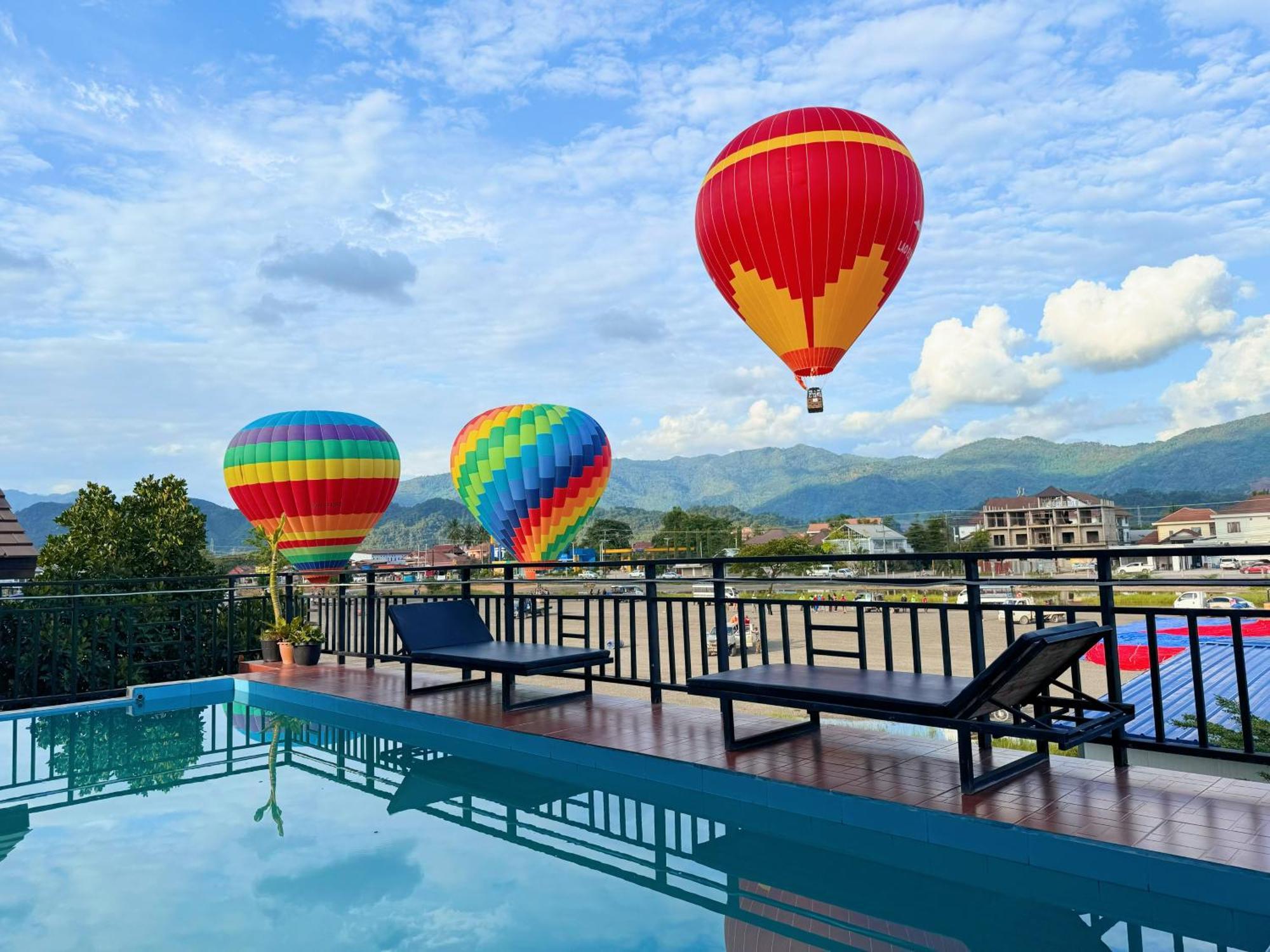 Vangvieng Sisavang Mountain View Hotel Ванг Виенг Екстериор снимка